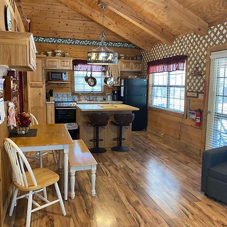 A Peace Of Heaven Cabins And Rv Vanderpool Exteriér fotografie